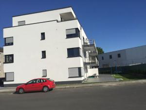 3590C0E3-BAB2-4F85-A459-0E8663F13052